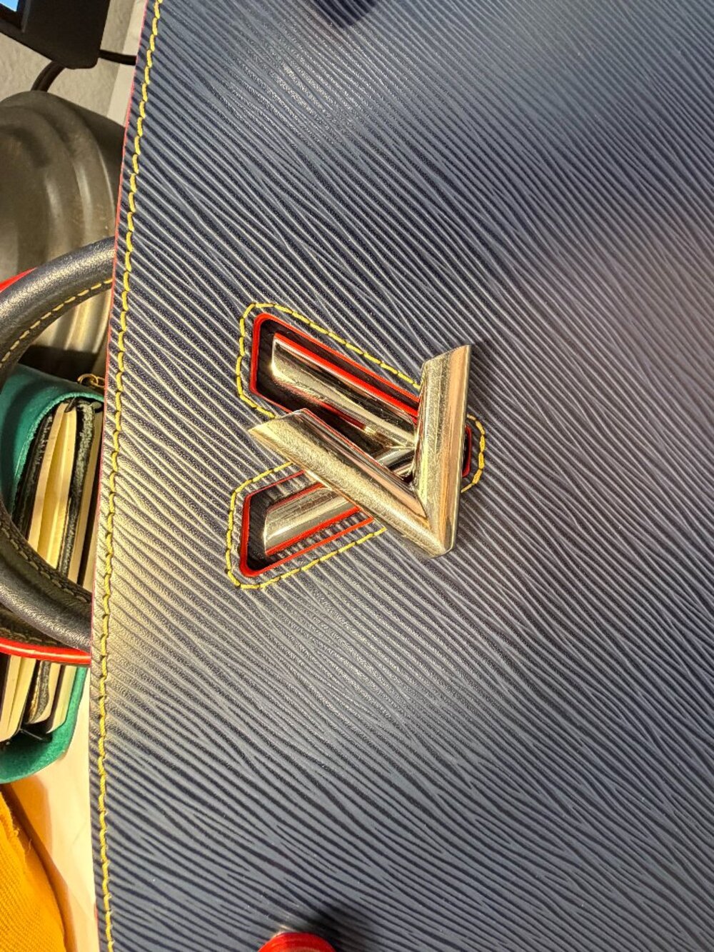 Louis Vuitton EPI Twist - Navy Blue and Red - Picture 2 of 11